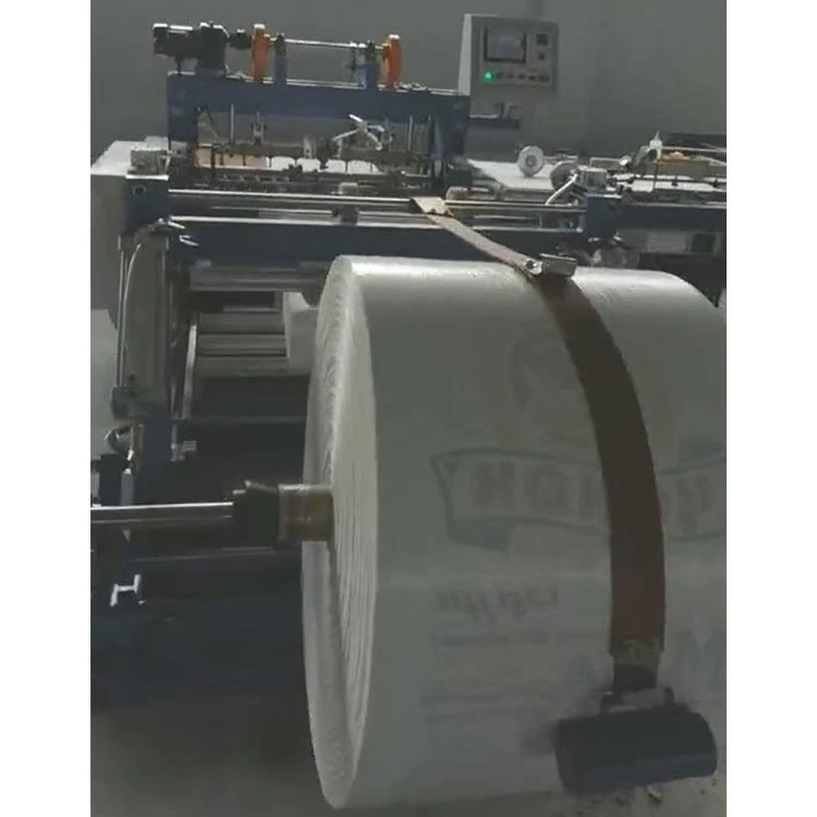 Machine de découpe et de couture pliante double